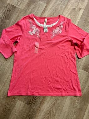 🖤3/$18🖤 Embroidered Scoop Neck Blouse in Pink